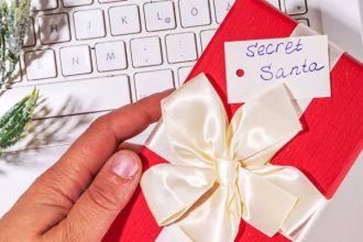 18 creative Secret Santa gift ideas under Rs 500 for colleagues