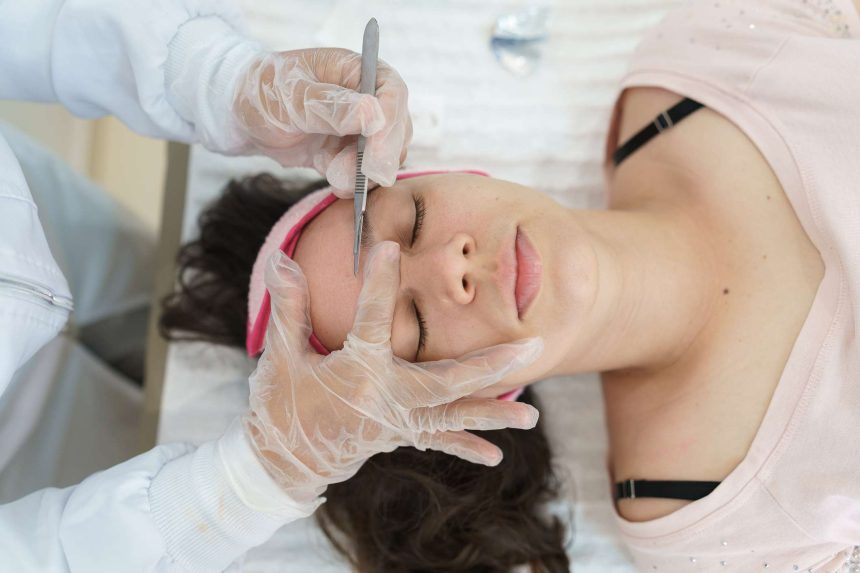 5 Ways Dermaplaning Can Improve Your Skin’s Tone and Texture