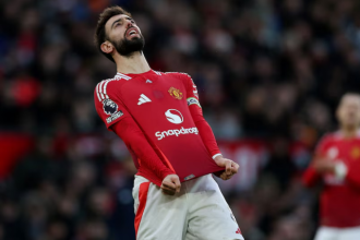 Manchester United's Bruno Fernandes reacts after missing a chance to score. Photo: Reuters