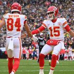 Justin Watson and Patrick Mahomes celebrates