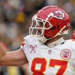 Travis Kelce celebrates