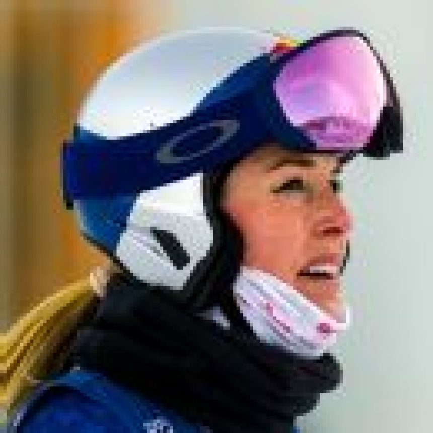 Vonn, 40, takes 14th in super-G in WCup return