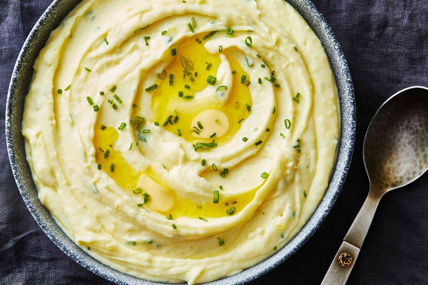 When Is The Right Time To Salt Mashed Potatoes For The Best Flavor?