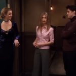 Lisa Kudrow, Jennifer Aniston, and Matt LeBlanc as Phoebe, Rachel, and Joey in Friends.