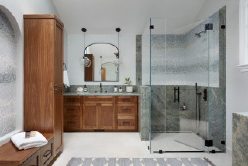 Bathroom of the Week: Beachy Style With Aging-in-Place Features