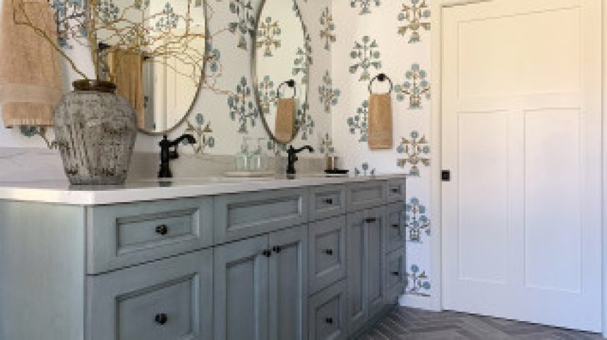 Bathroom of the Week: Pretty Blues and Florals