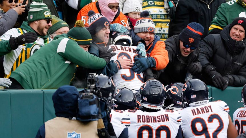 Josh Blackwell Lambeau Leap