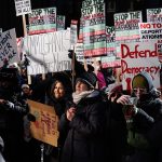 us-news-trump-inauguration-chicago-protest-tb