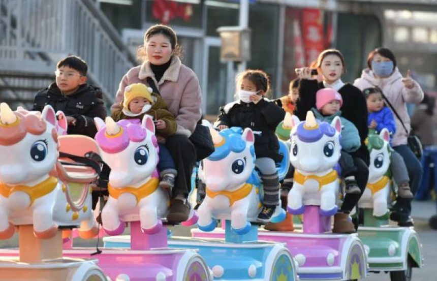 China's population falls for a third consecutive year - SUCH TV