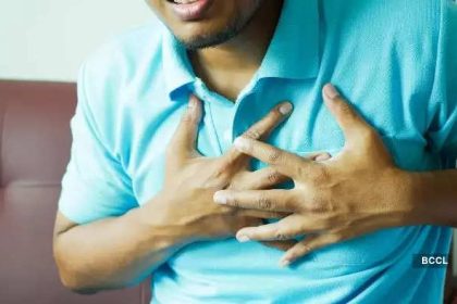 Cold sweat to shortness of breath: Know warning signs of heart attack in winter