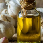 How to make and apply garlic oil at home