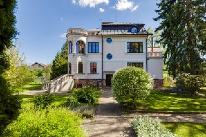 Is 2025 the Year You Buy an Art Nouveau Villa Near Prague?