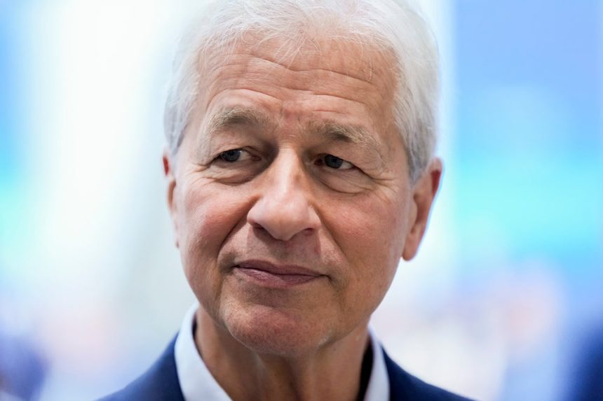 JPMorgan's Return-to-Office Mandate Spurs Internal Pushback | Entrepreneur