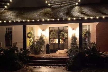 Joanna's lavish Texan farmhouse is all decked out!