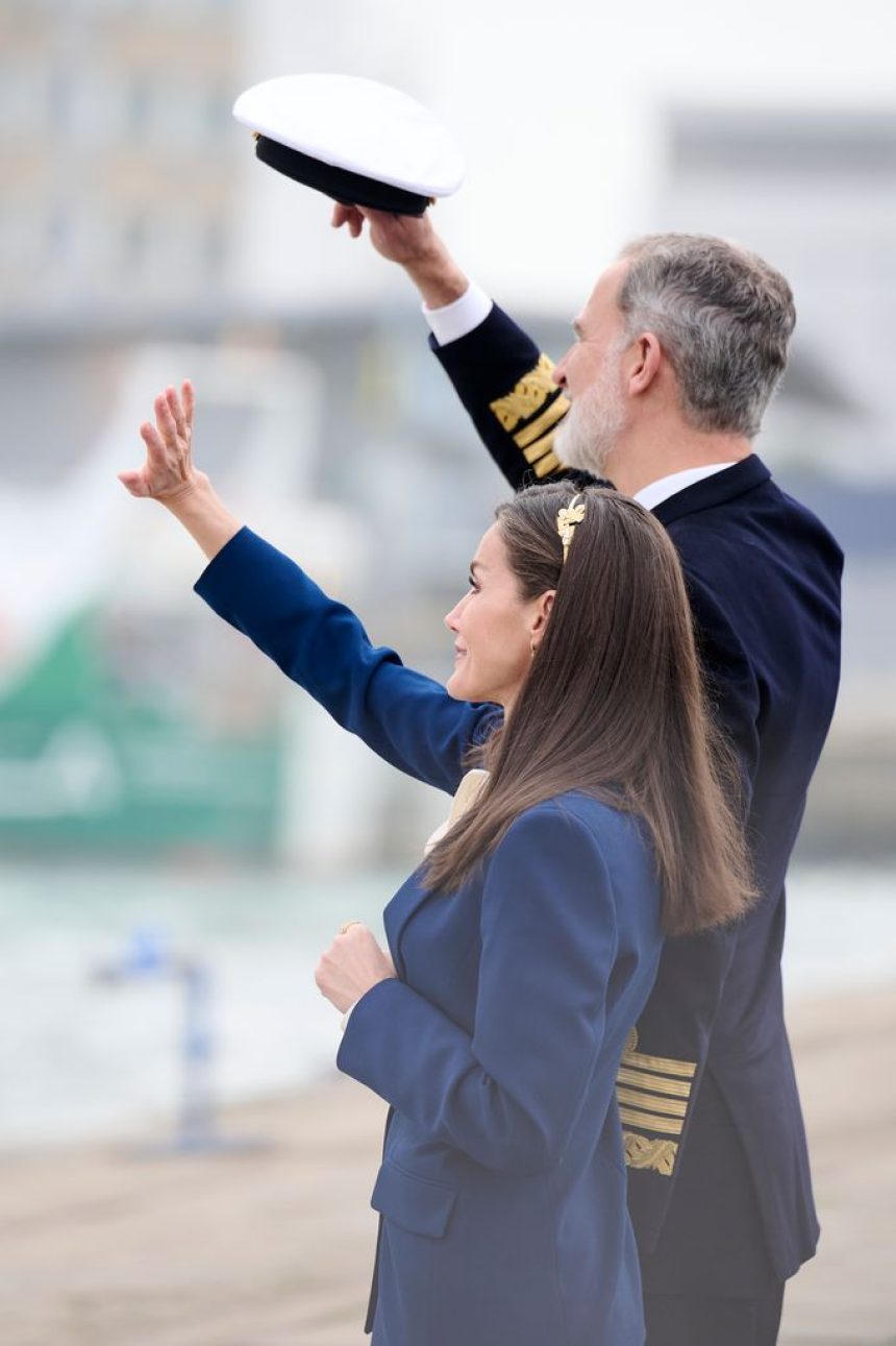 King Felipe VI of Spain and Queen Letizia of Spain wave off Princess Leonor