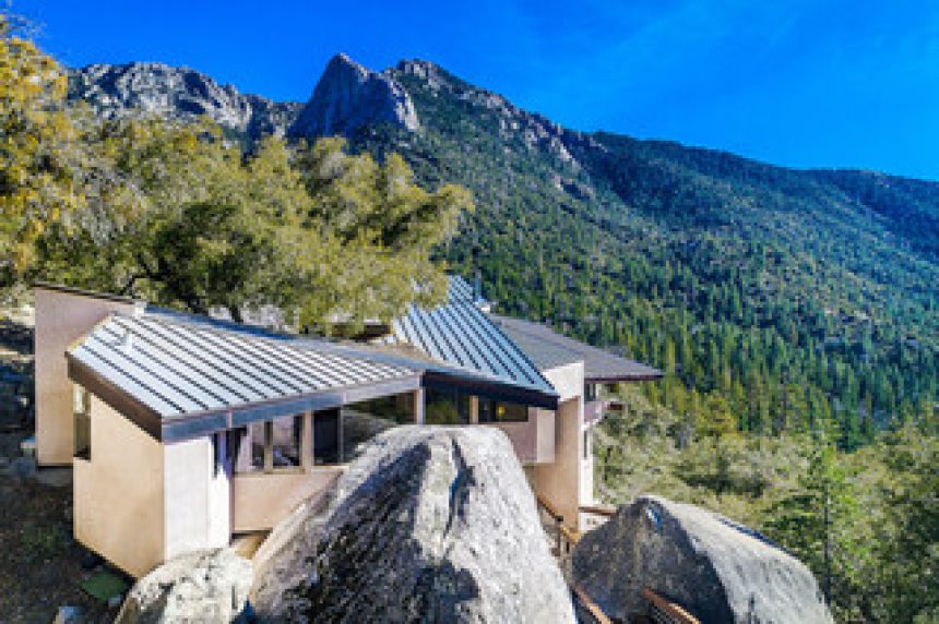 This $2M Home Near Palm Springs Has a Boulder in the Bathroom