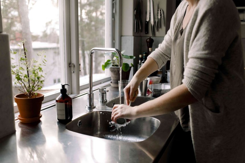 This $6 Hack Gets Rid of Those Scummy Puddles Around Your Kitchen Sink