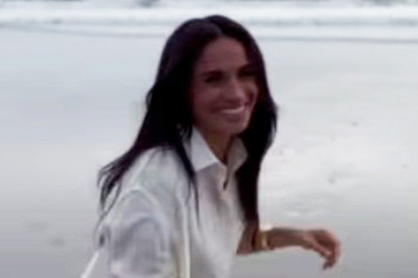 Meghan welcomes in the new year on the beach in the first post on her new account