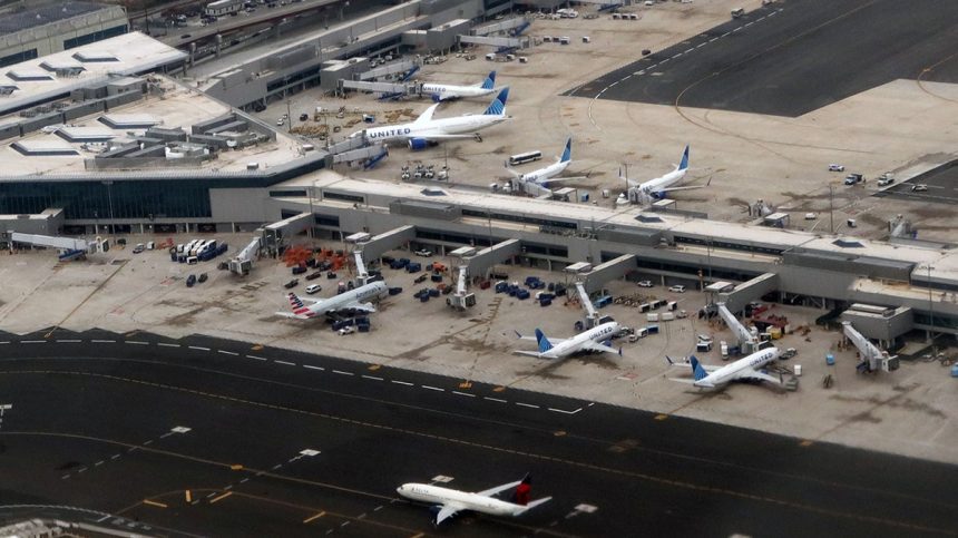 Airplanes at Newark Airport