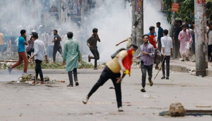 Protesters clash with Border Guard Bangladesh (BGB) and the police, in Dhaka, Bangladesh, July 19, 2024. — Reuters