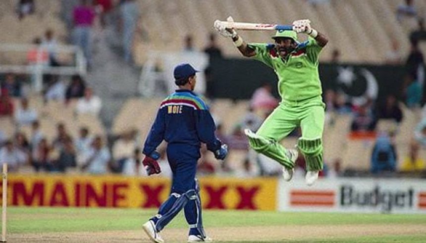 Javed Miandads mimicry of Indian wicket-keeper Kiran More during the 1992 World Cup match between India and Pakistan in Sydney. — X/ @rohaamirr/File