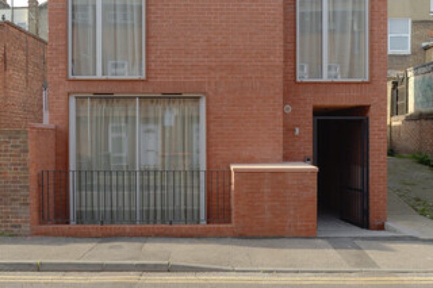 In London, an Earth-Toned Home Topped With a Green Roof Seeks $1.8M