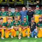 Pakistan teas poses for a group photo with the trophy. — reporter