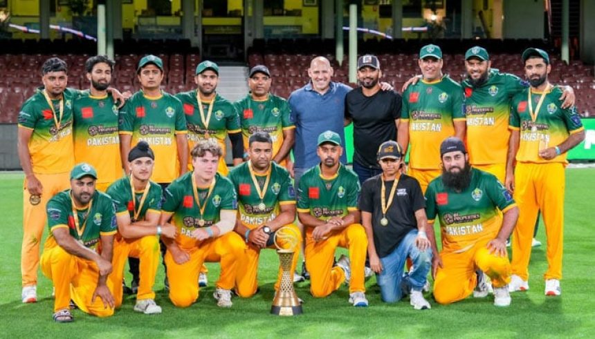 Pakistan teas poses for a group photo with the trophy. — reporter