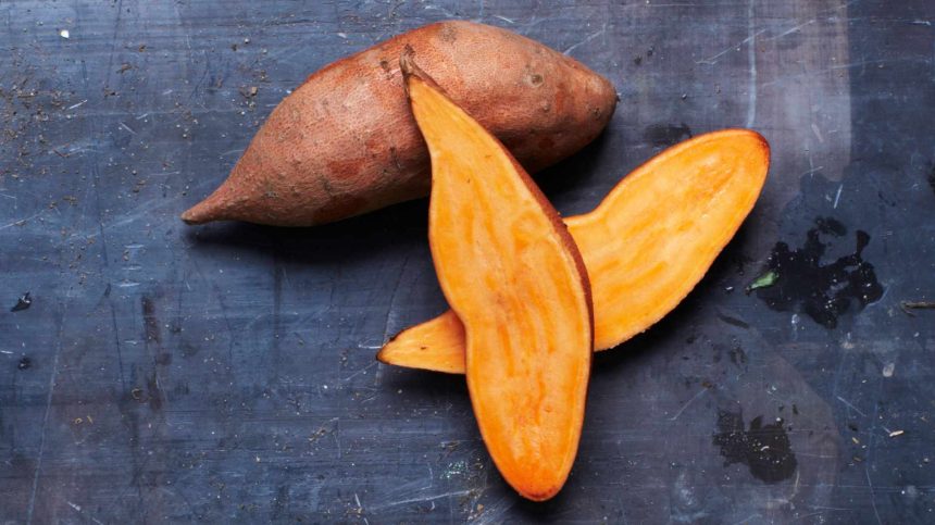 The Health Benefits of Sweet Potatoes, According to a Nutritionist