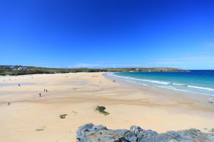 EP6NXW Looking along the beach at Harlyn Bay on the north coast of Cornwall in England.